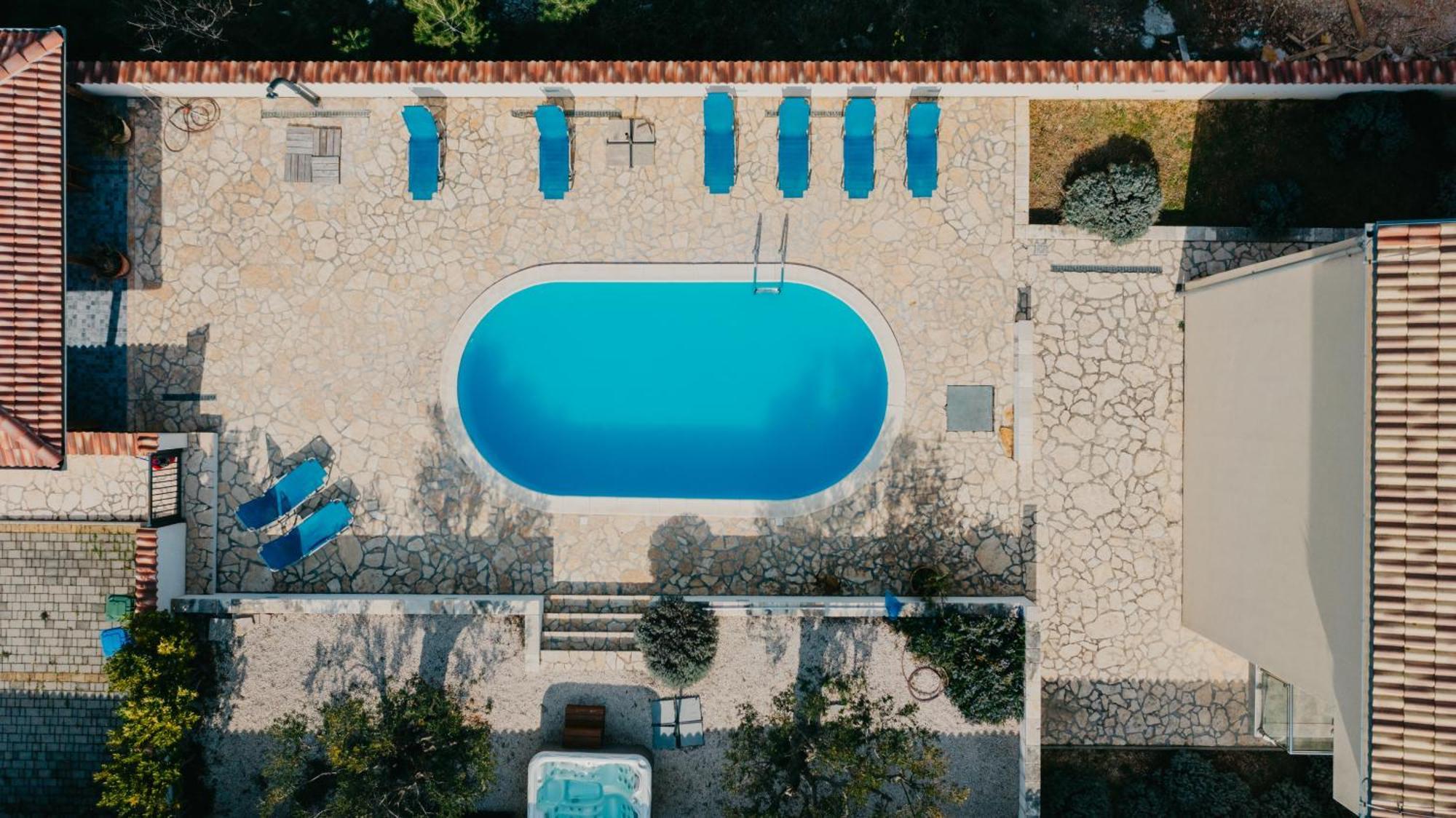 Lavender With Pool And Wellness Villa *
