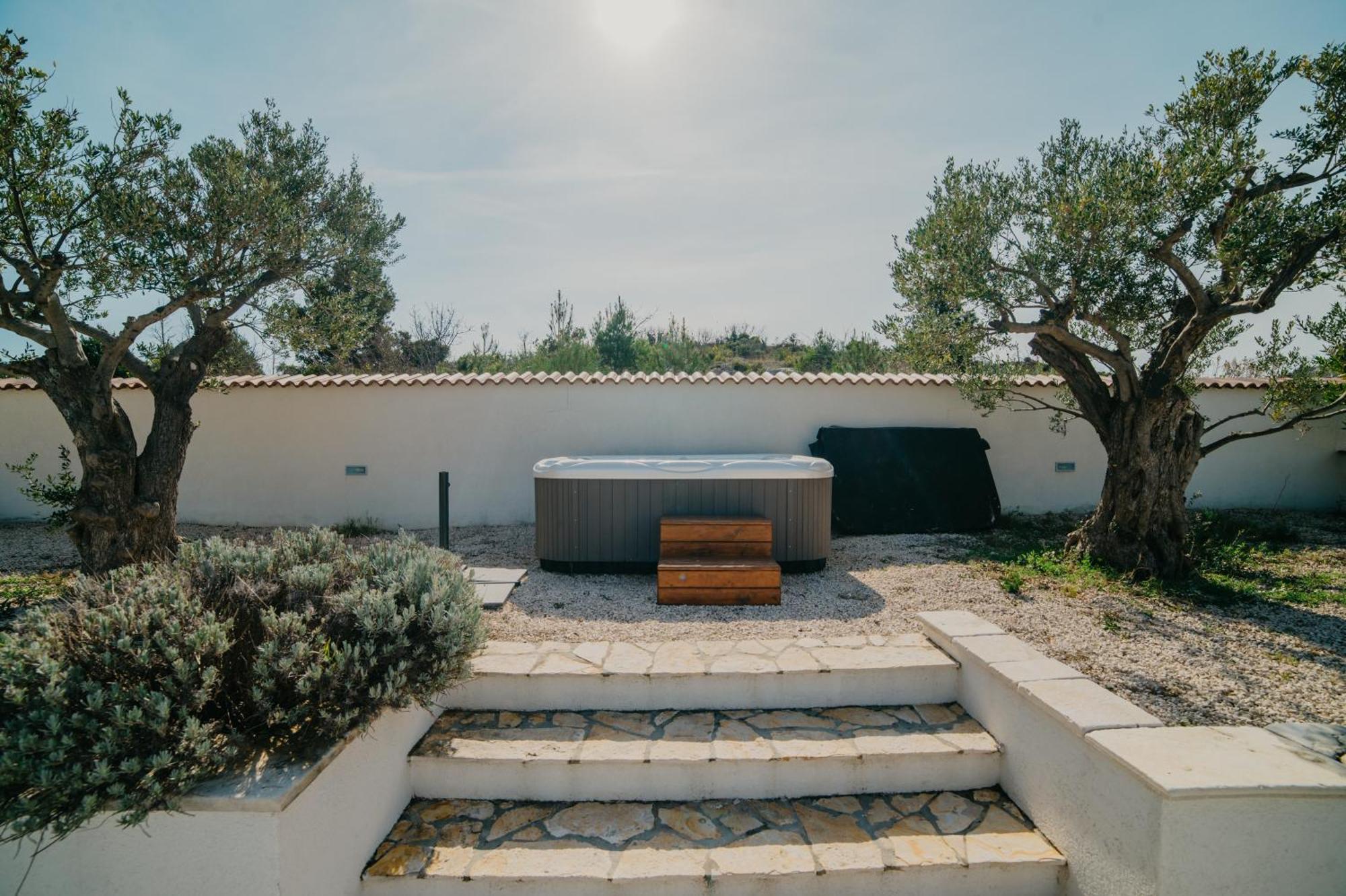 Villa Lavender With Pool And Wellness *
