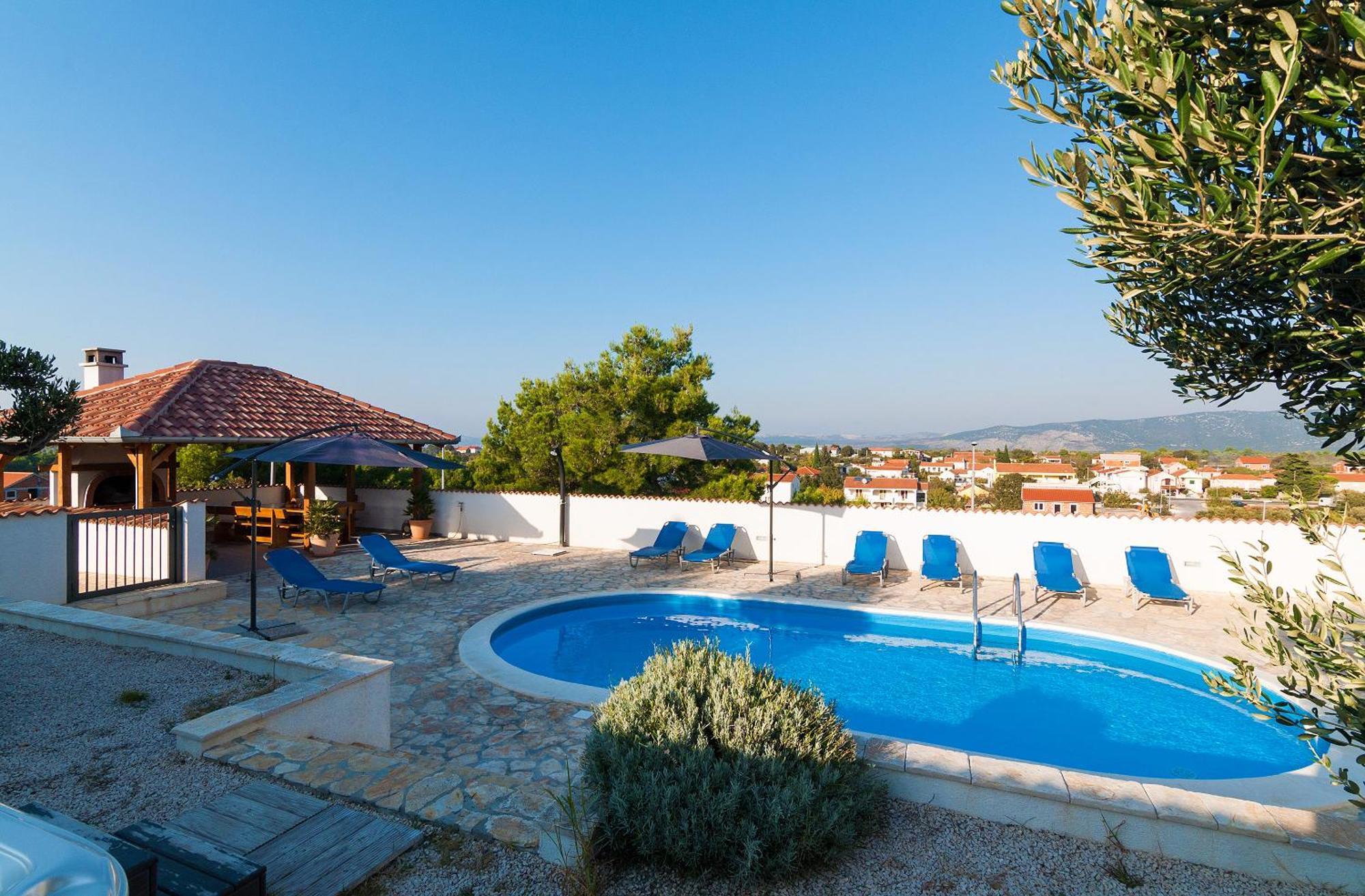 Lavender With Pool And Wellness Villa Drage