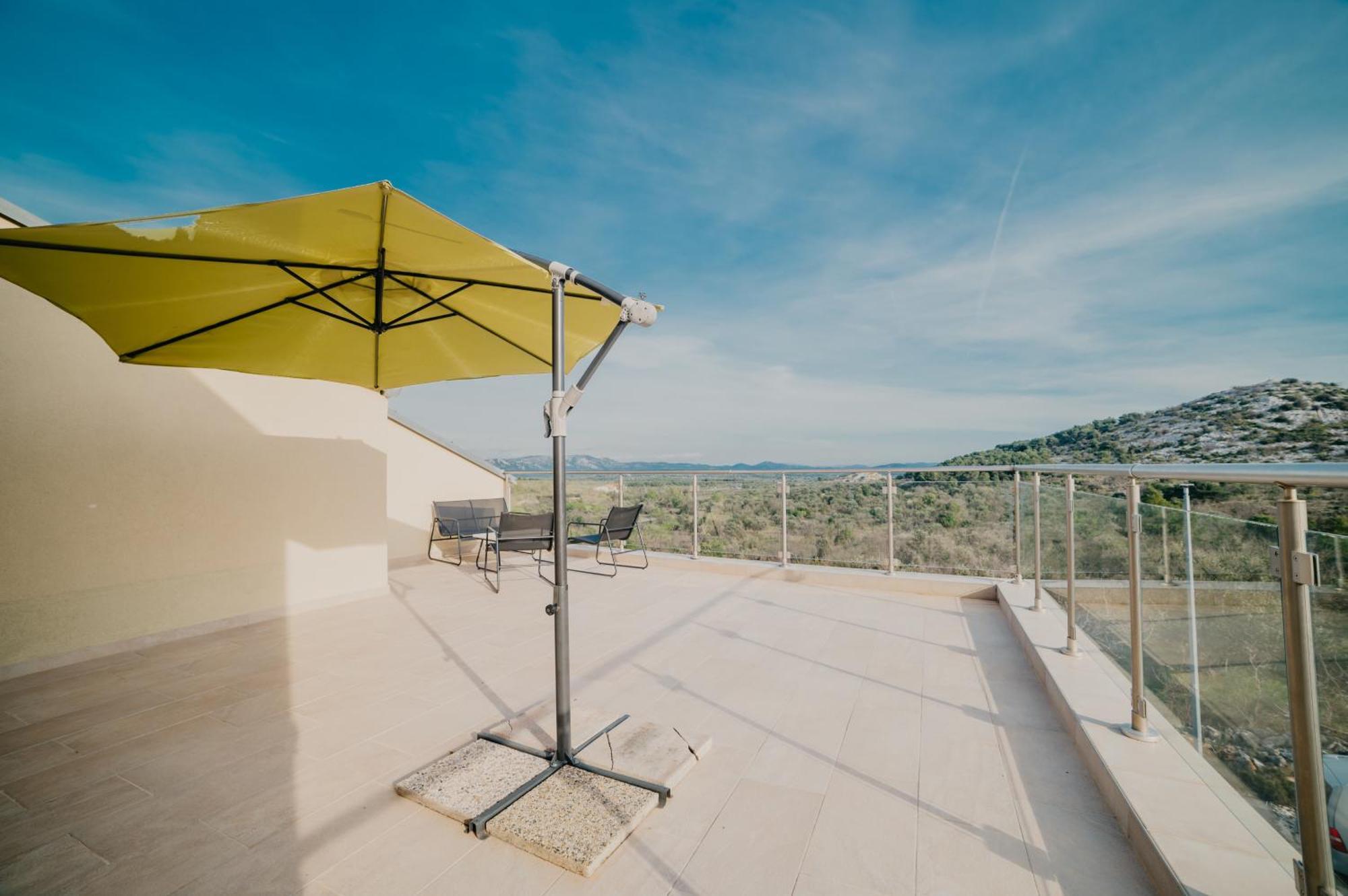 Lavender With Pool And Wellness Vila