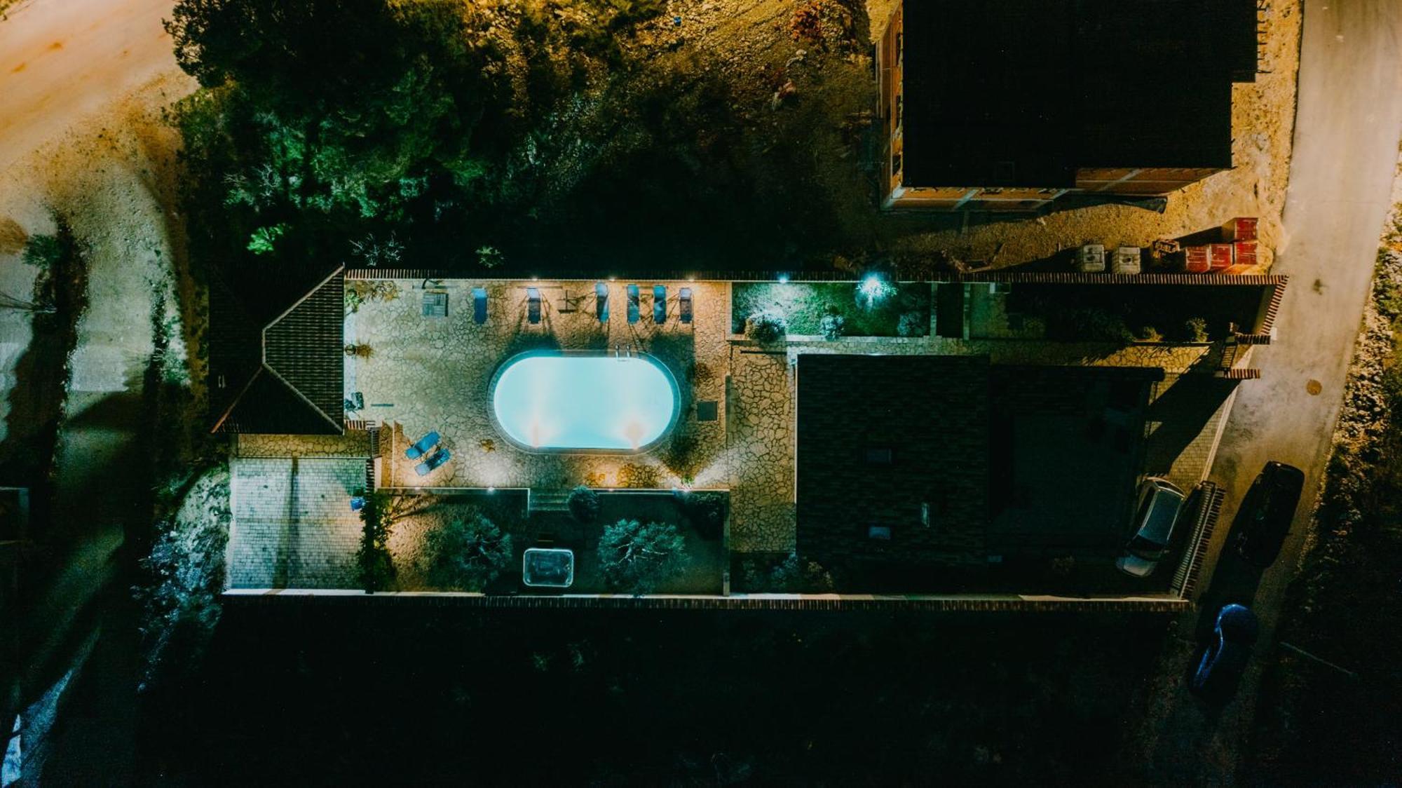 Lavender With Pool And Wellness Vila