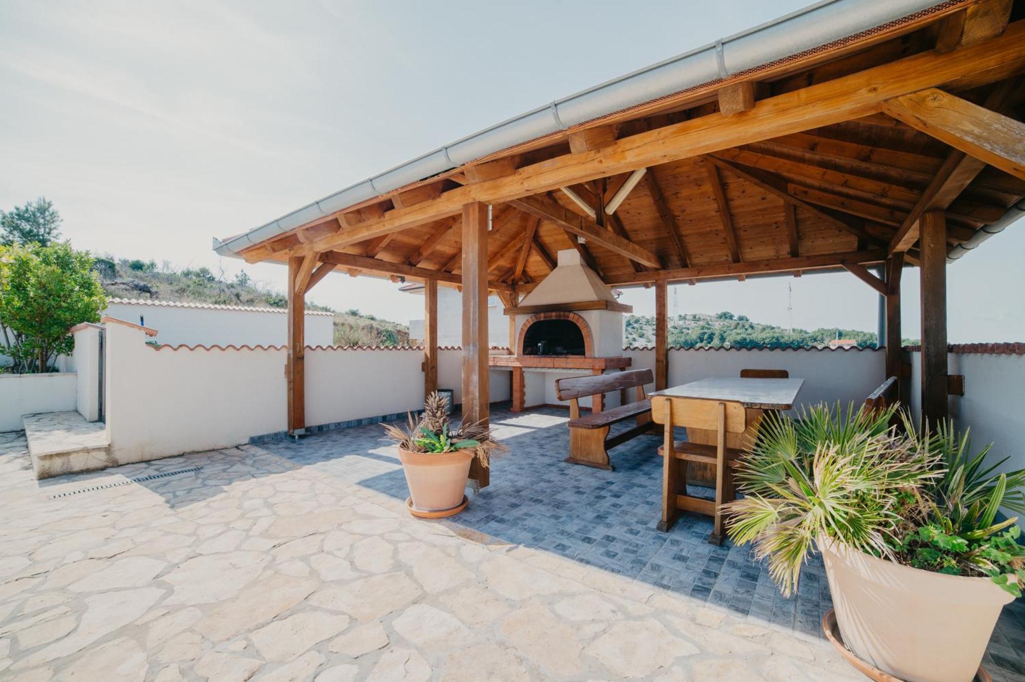 Lavender With Pool And Wellness Vila